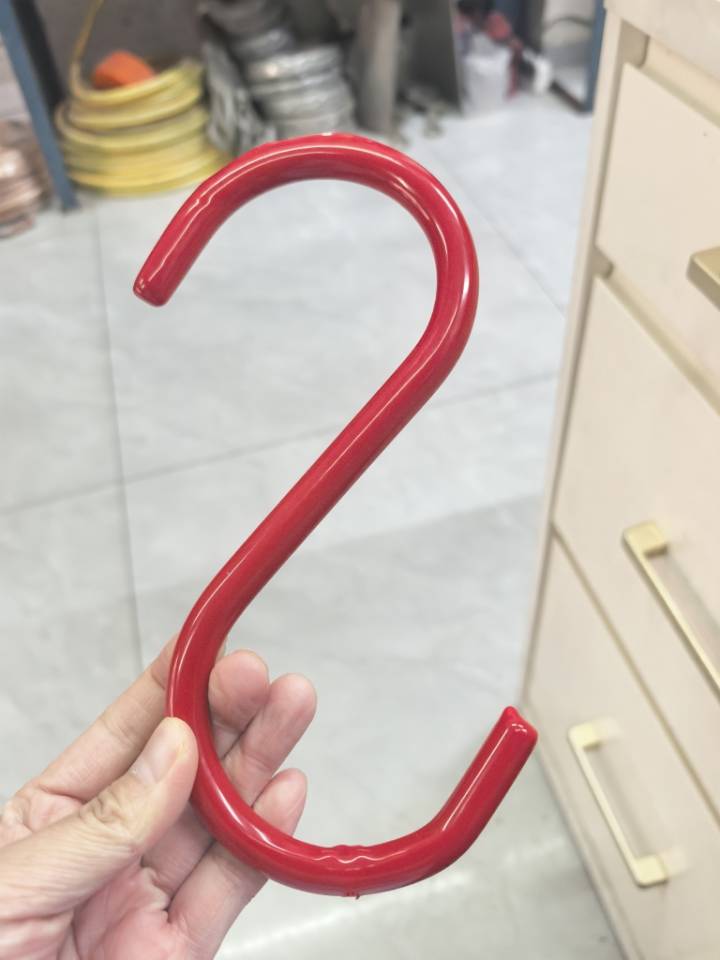 Large-format cable hanger