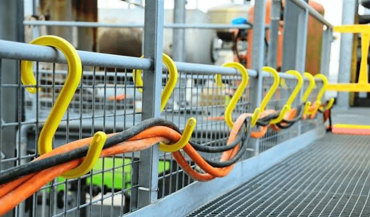 Cable routing hangers